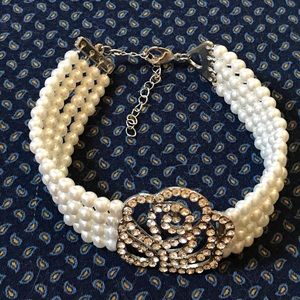 Pearl and crystal bracelet